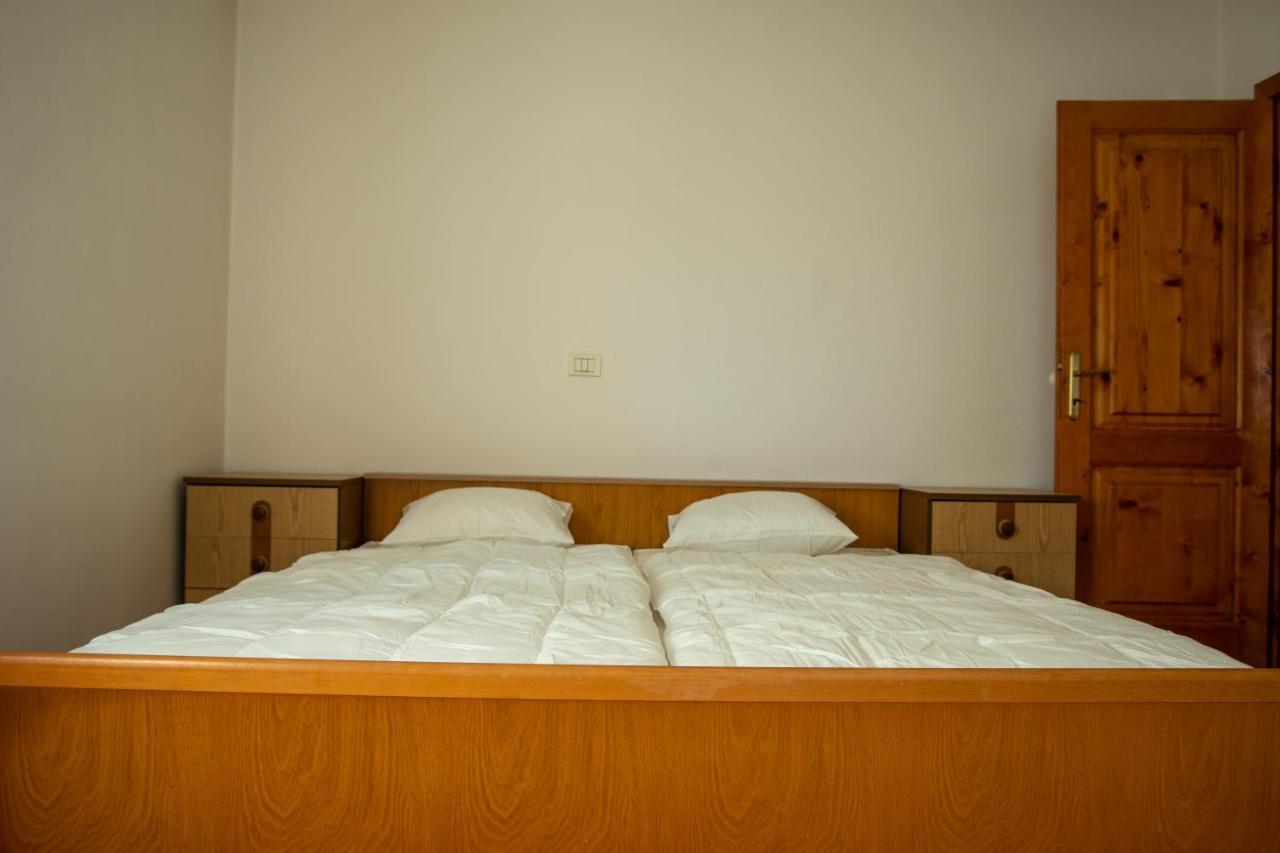 Apartma Na Skdnu Dutovlje Exterior photo